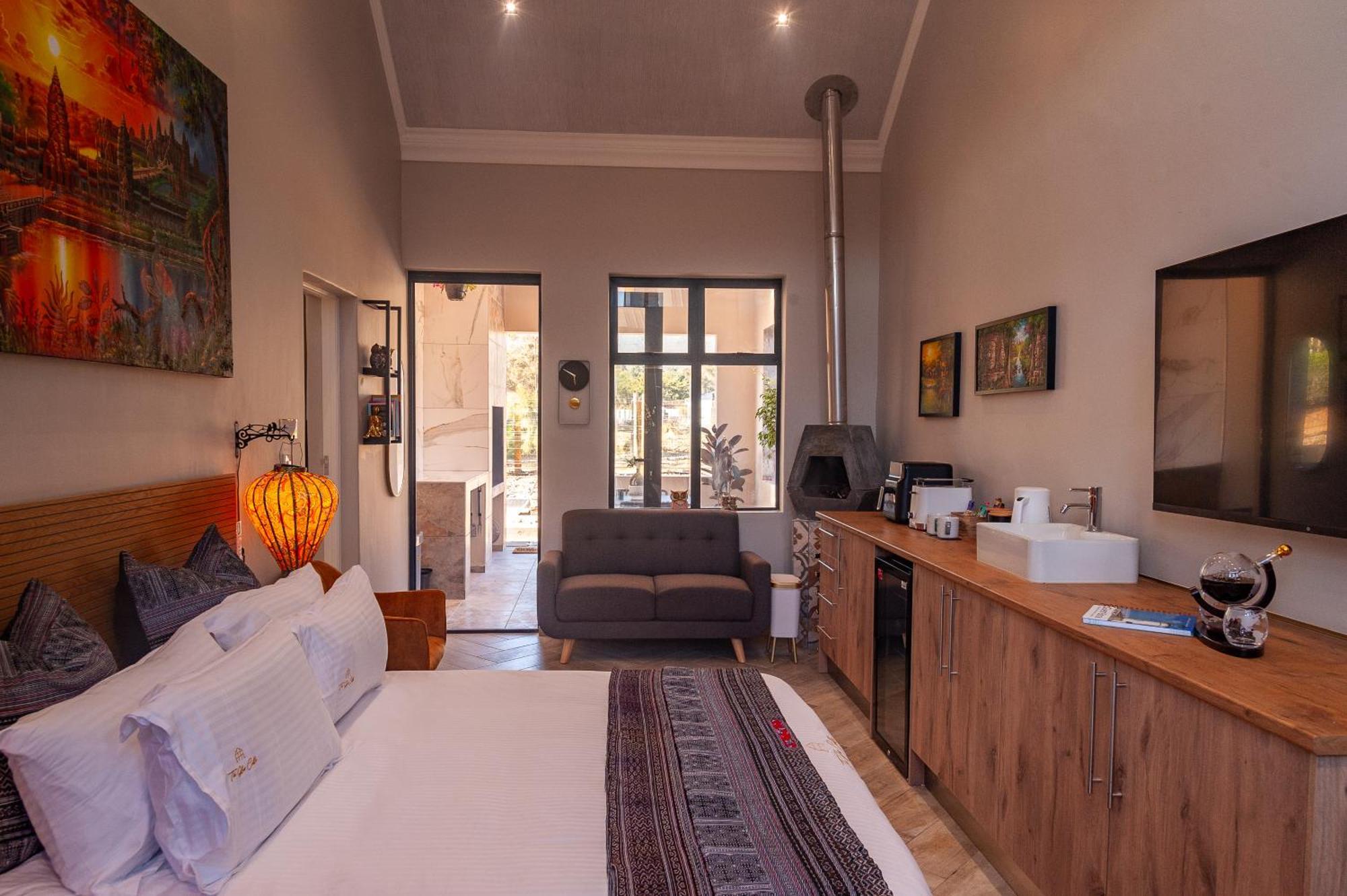 Villa The Glass Castle Retreat *